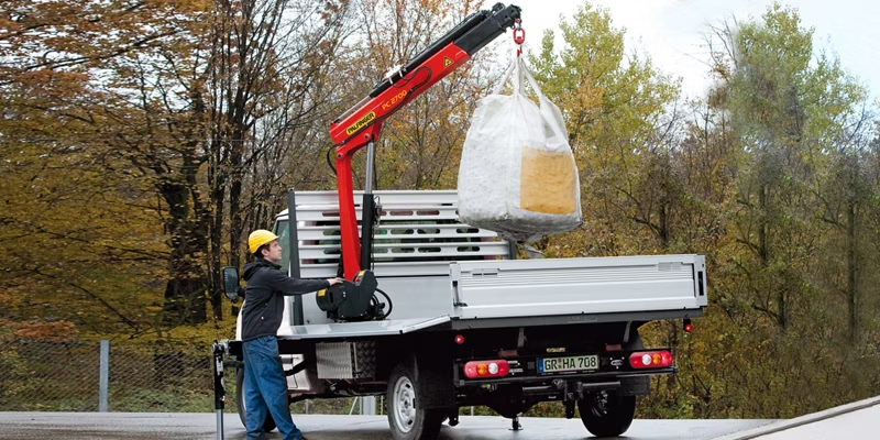 PC 2700 COMPACT CRANE